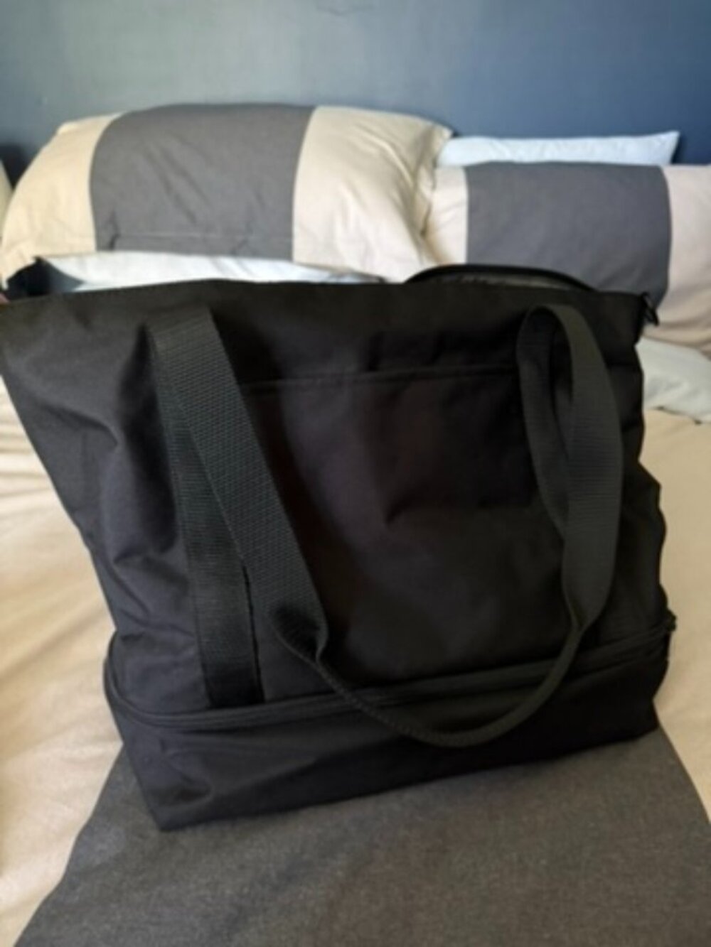 Lo & Sons Black Catalina Large Weekender Bag